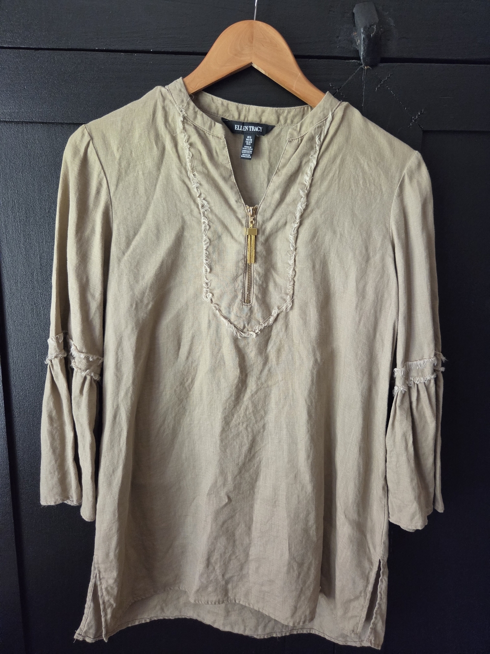 Women's Ellen Tracy Beige Tunic with Gold Zip Accent ~ Size Small